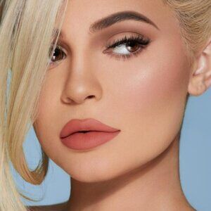 KYLIE Jenner Kissmas | Matte Lip Gloss
